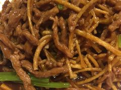 撒子牛肉丝-刘胖子家常菜·蹄花焖藕(中南店)