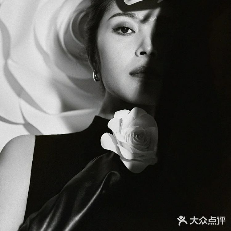 深圳孕照Ⅰ复古高级的COCO封面孕照写真