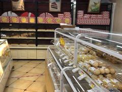 面包甜点陈列柜-百年义利(幸福大街店)