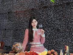 -雍容荟帝王蟹活龙虾展台自助(IFS黑金店)