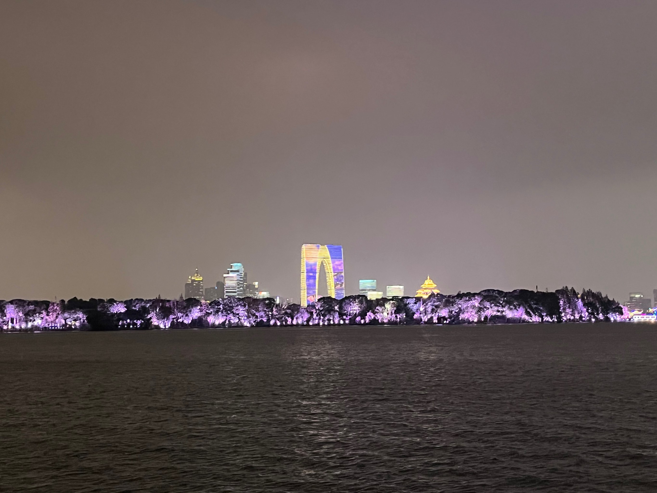 金鸡湖步道夜景图片