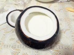 -志龙皇冠吃货椰子铺