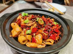 石锅腊八蒜肥肠-闫府私房菜·百年鲁菜(恒隆店)