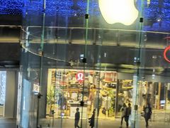 -lululemon(上海浦东IFC店)