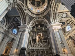 -皮拉尔圣母圣殿主教座堂