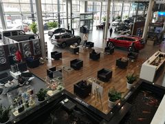 -天津波士信达奔驰4S店(卫津南路店)