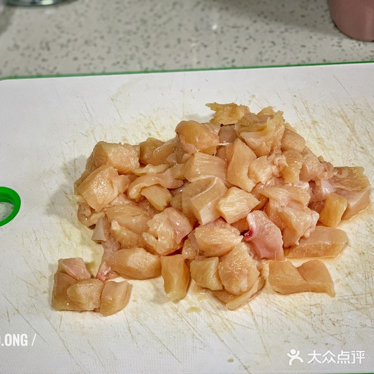 黑の食谱 / 小炒鸡丁，各种菜菜配鸡肉，清新爽口好吃唉！