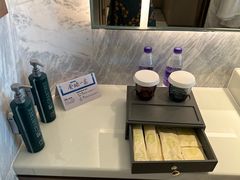 -深圳国际会展中心希尔顿酒店(前海华发冰雪世界店)