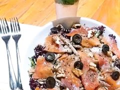 烟熏三文鱼杂菌沙拉-BE BRIGHT KITCHEN(正佳广场店)