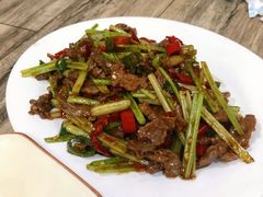 芹菜辣椒炒牛肉-南雄雄州土菜餐厅(粤北大厦店)