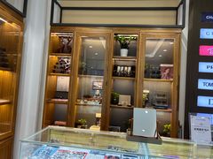 -回瑞眼镜·蔡司·依视路官方授权店(广益路万达店)