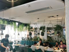 大堂-三个椰子·现砍椰子鸡(金源CBD店)