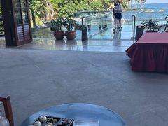 -亚龙湾喜来登·美景台大堂吧