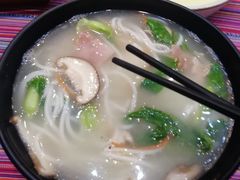 -香巴拉云南餐厅(华莱坞店)