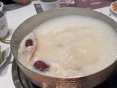 -洪氏嗨捞·广东猪肚鸡·椰子鸡火锅(西咸万象城店)