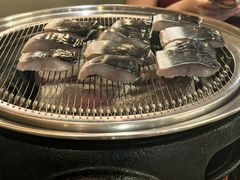 -围炉肉舍•炭烤活鳗•丹东海鲜烤肉(步行街店)