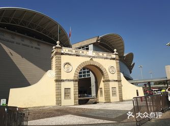 想通过陆路前往澳门，必须要走拱北口岸 连接拱北口岸的