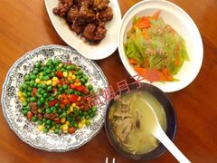 -乐禧母婴全自营月嫂(宝山店)