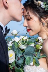 -现代经典婚纱摄影