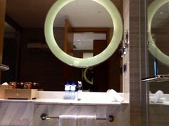 豪华大床房-上海中航虹桥机场泊悦酒店