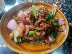 爆炒小黄牛肉-苗湘食府(十年店)