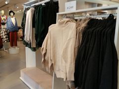 店内环境-H&M(亨特城市广场店)