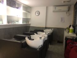 -水灵珑美容造型中心