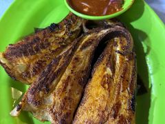 -明记烧鱼美味店