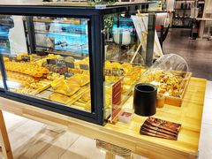 面包甜点陈列柜-熊叔熊婶面包房(团结湖店)