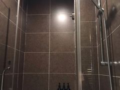 -西安大雁塔科技大学地铁站亚朵酒店