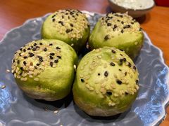 招牌大虾荠菜生煎-鑫震源·苏式大虾生煎(山塘街店)