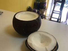 -志龙皇冠吃货椰子铺