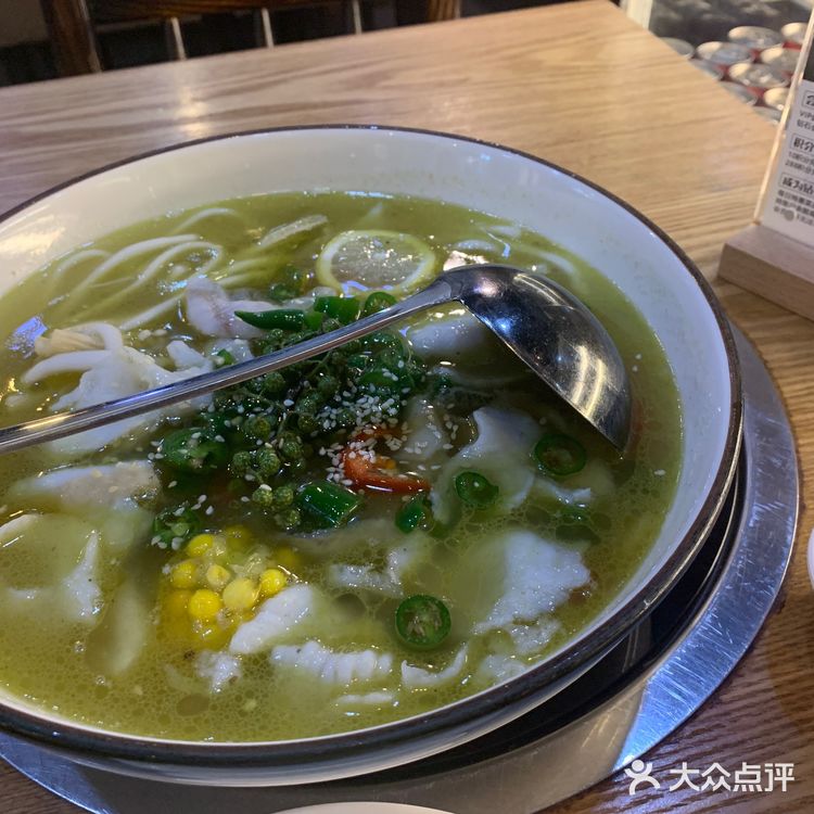 好久没吃酸菜鱼了 今天一点下来 已经没什么人