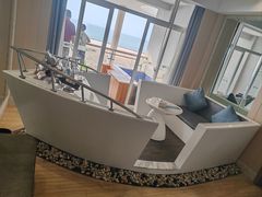 -皇马海口湾海景酒店(万绿园秀英港店)