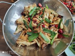 -有红鸡毛店·川菜(建设路店)