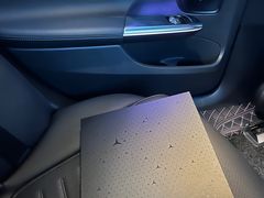 -上海星瀚奔驰4S店(红柳路店)