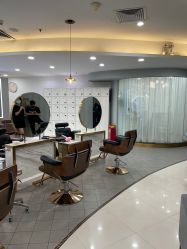点击看大图 -八佰伴8008星级形象店