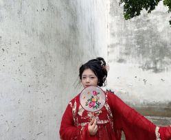 -一揽芳华汉服旗袍体验馆(拙政园店)