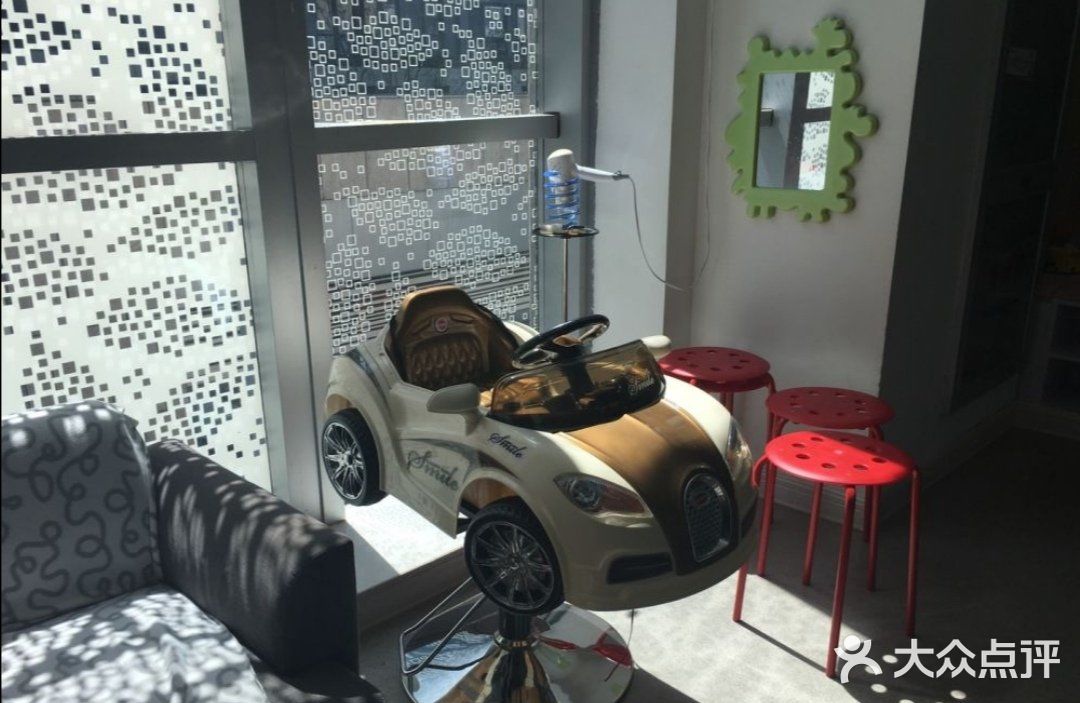 吉莉安的水世界！性格比超高的婴儿游泳馆