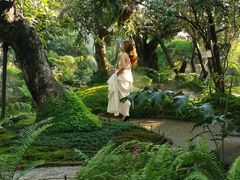 -Chom Cafe and Restaurant