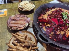 -黄潇洒老火锅(九眼桥宏济巷店)