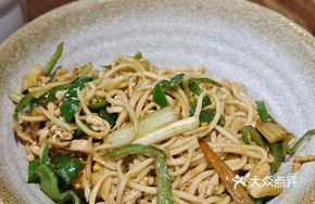 Green Pepper and Pork Noodles