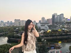 -包整·丝娃娃(甲秀楼景观店)