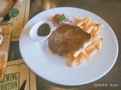 -马迭尔德式西餐精酿啤酒屋(中央大街店)