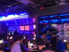 -UP嘻哈酒吧(粉巢店)