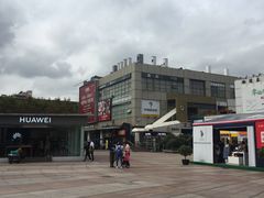 -证大·大拇指广场-地面停车场