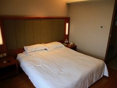 大床-全季酒店(重庆李子坝牛角沱地铁站店)