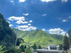 -安吉龙王山峡谷漂流