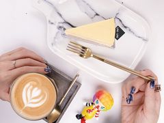 拿铁-UNI UNI(环亚凯瑟琳店)