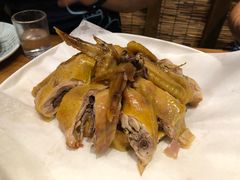 煨盐鸡-头上红煨盐鸡·非遗院子餐厅